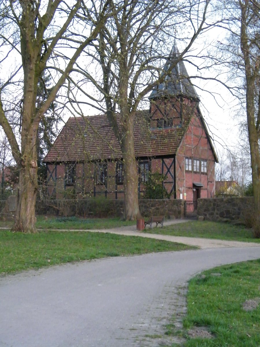 File:Dorfkirche Cambs 20090410.JPG