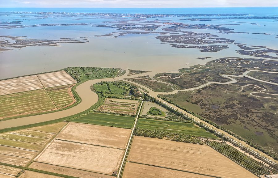 Lagunenlandschaft am ehemaligen Mündungsbereich der Sile nördlich von Venedig