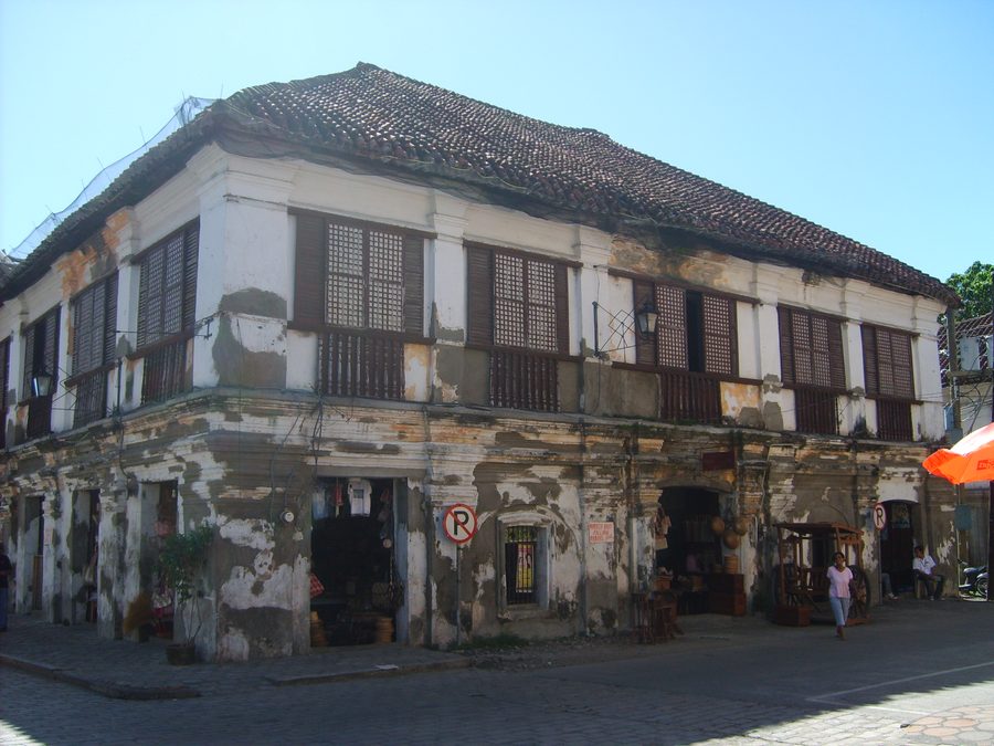 Colonial-era street with stone houses in Vigan’s Calle Crisologo.