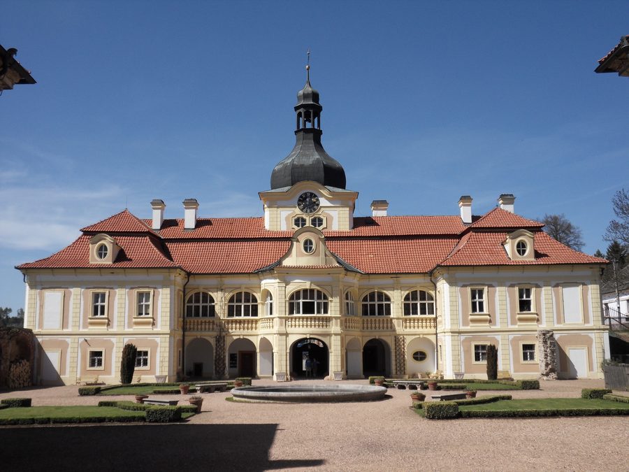 Barockes Schloss Nebílovy in Tschechien