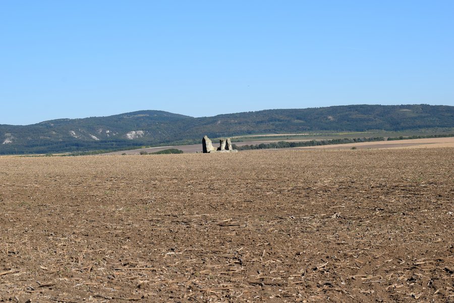 File:Tök romtemplom 01.jpg