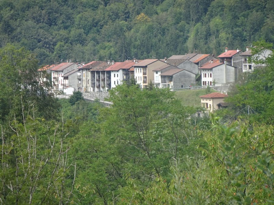 Berg- und Waldlandschaft rund um Andreis in Friuli-Venezia Giulia