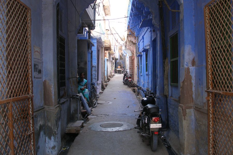 Blaue Altstadtgassen von Jodhpur in Rajasthan