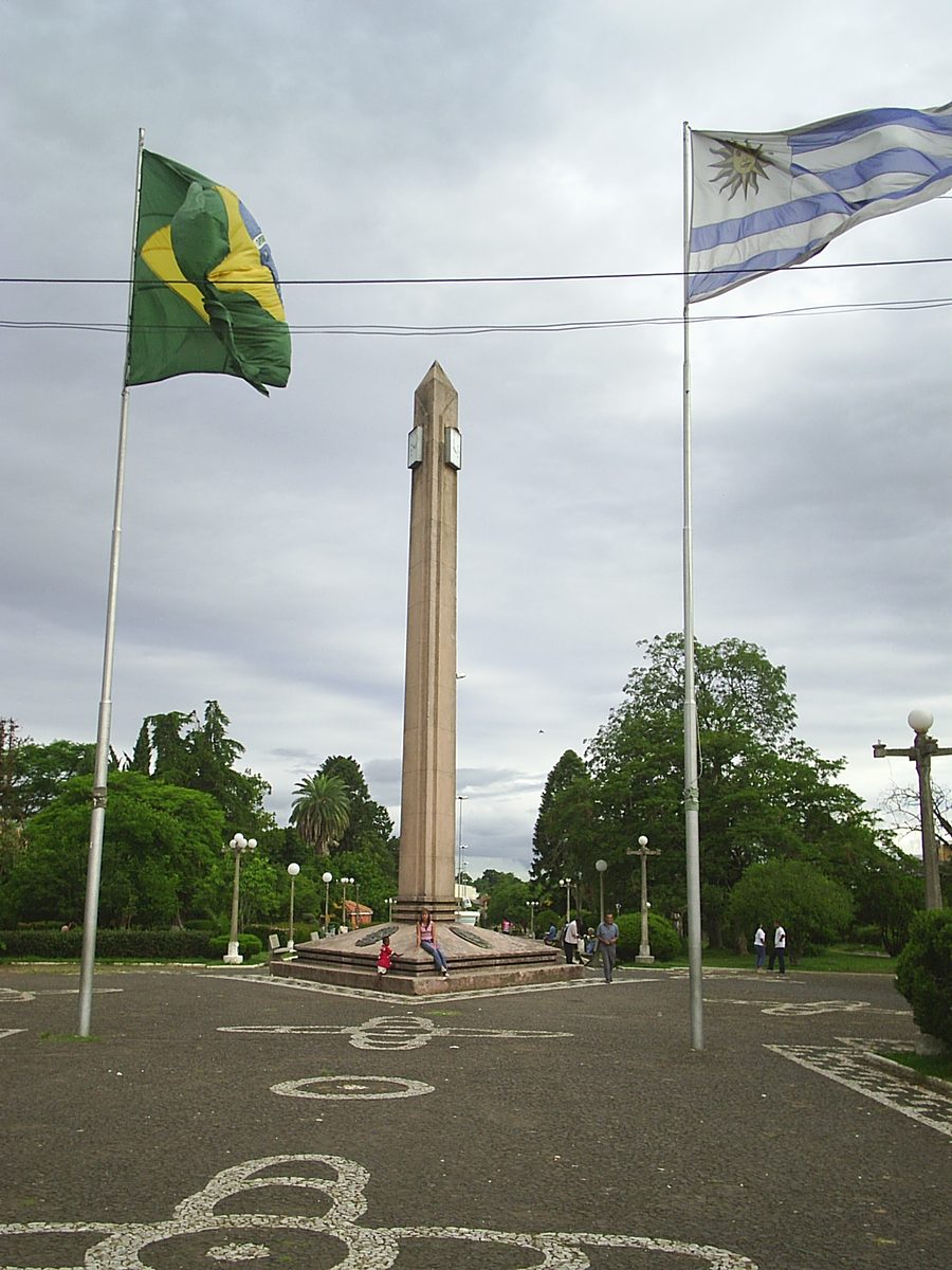 Grenzmotiv an der Frontera de la Paz in Rivera