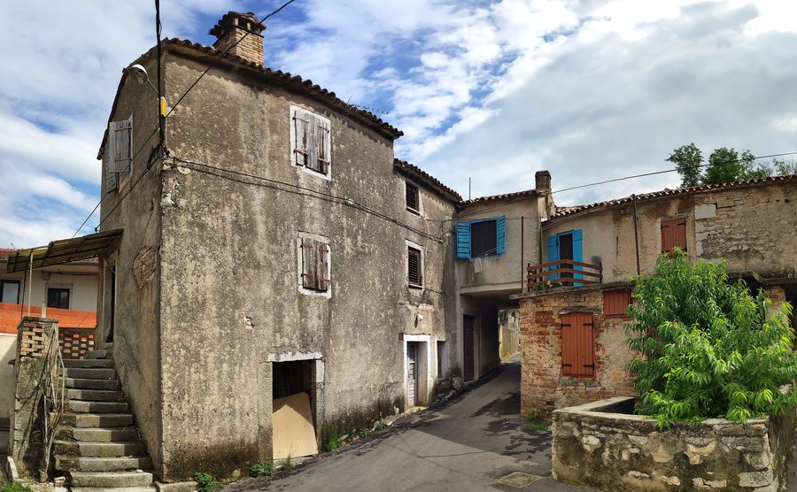 File:Brajkovići (Istra).jpg