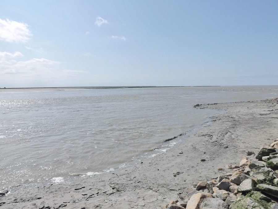Bucht des Mont-Saint-Michel bei auflaufender Flut