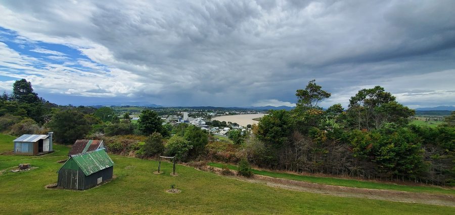 Blick auf Dargaville vom Mount Weasley mit dem Dargaville Museum und Umgebung