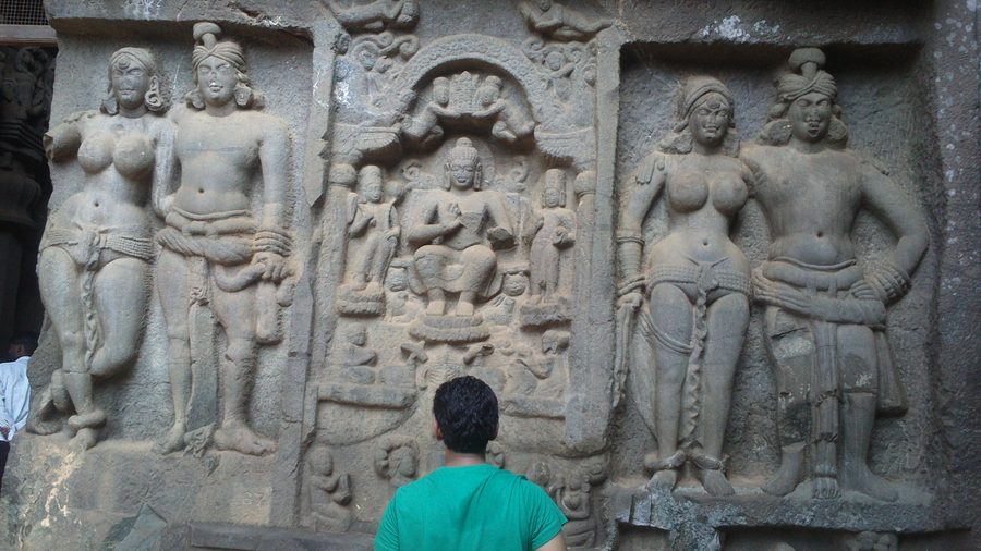 Fassade der buddhistischen Karla-Höhlen bei Lonavala im Pune-Distrikt