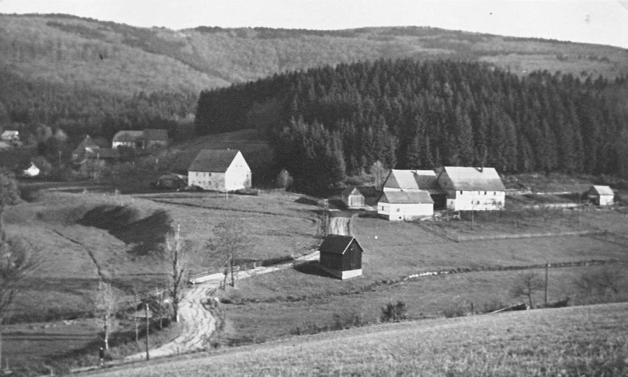 Bestwig-Untervalme in den 1930er Jahren von Westen aus gesehen
