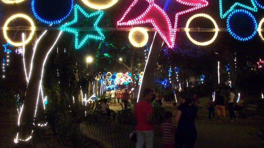 Abendliche Uferfront in Montería