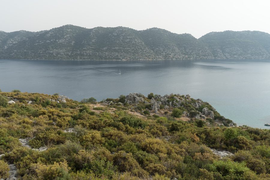 Blick von Kaleköy auf die Insel Kekova an der Mittelmeerküste