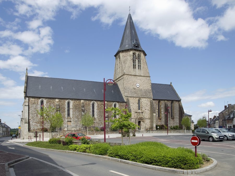 File:Cerences - Eglise ND 01.jpg