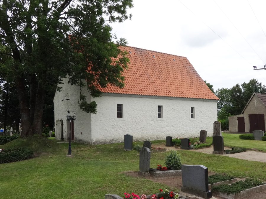 Dorfkirche Klein Bünzow in der Ansicht von Südwesten