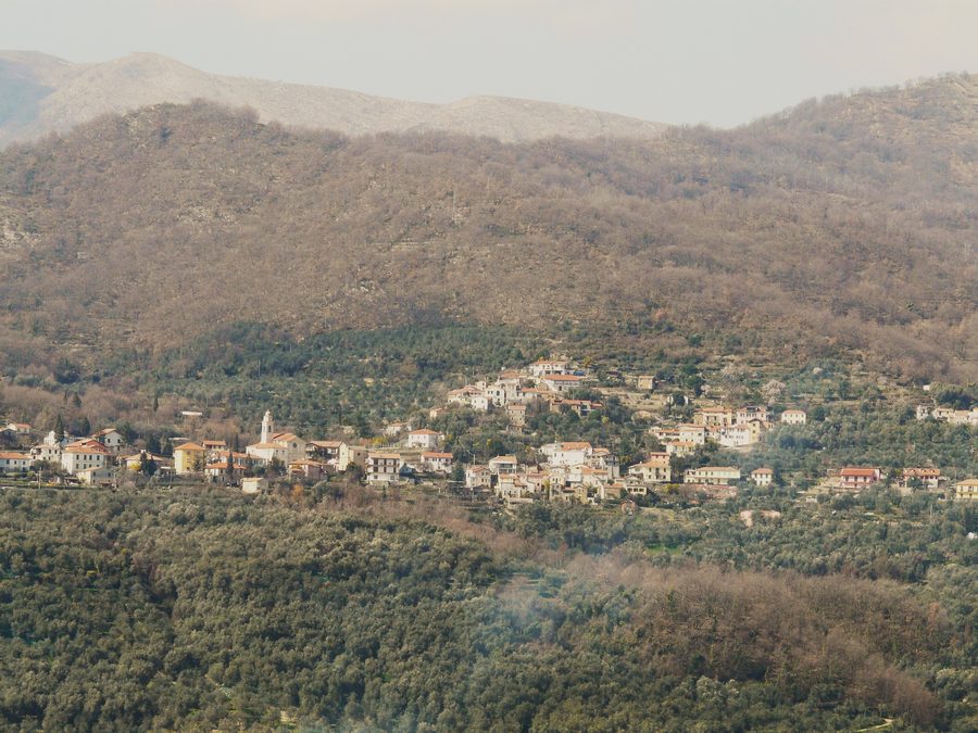 Panorama von Pantasina in Vasia, Ligurien