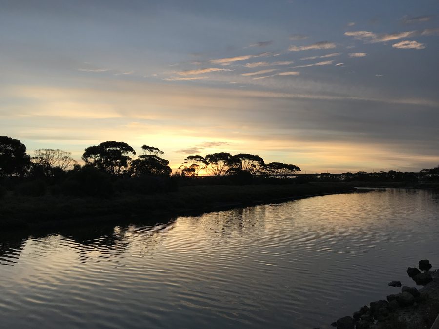 Onkaparinga River Recreation Park bei Sonnenuntergang