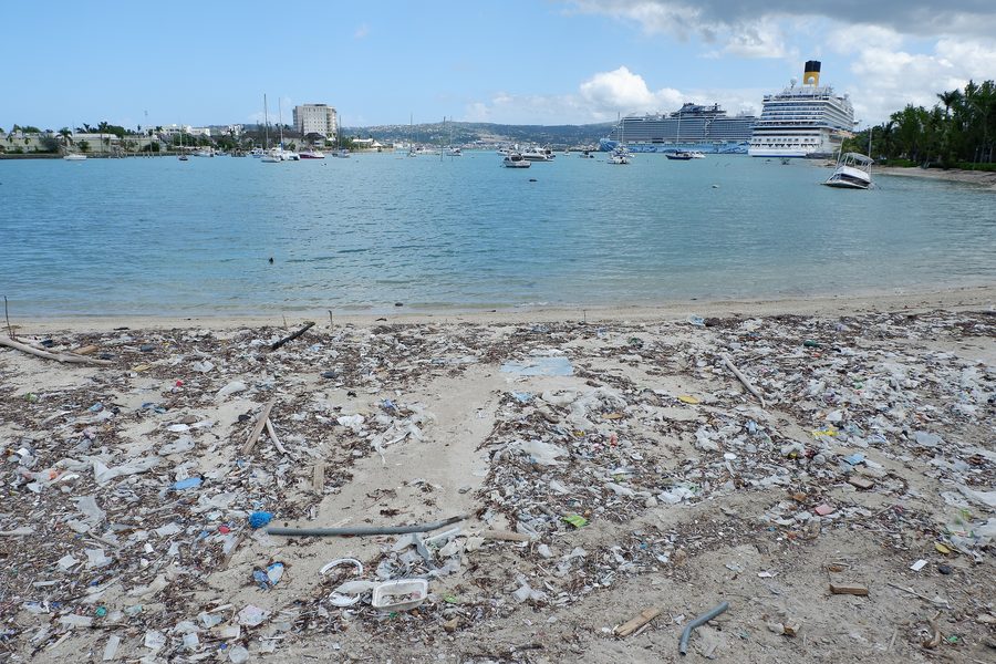 Strand nahe dem Hafen in Montego Bay