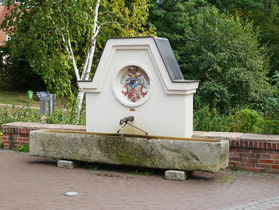 File:Jesteburg - Brunnen.jpg