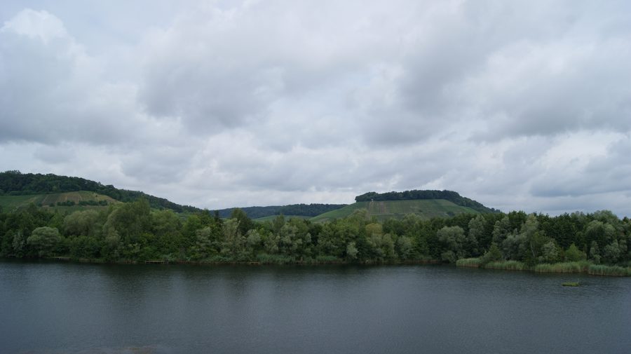 Blick vom Biodiversum bei Remerschen über die Landschaft des Naturschutzgebiets Haff Réimech.
