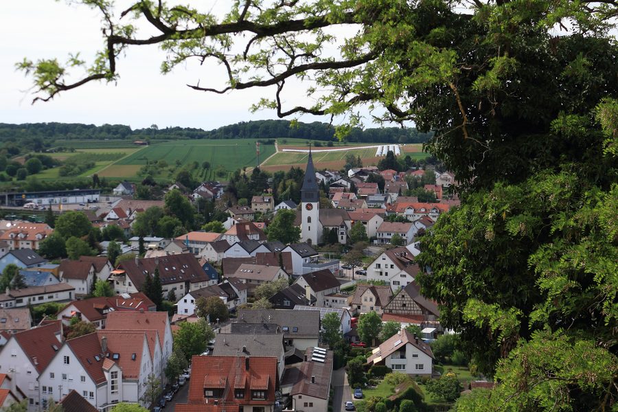 Evangelische Johanneskirche in Untergruppenbach, von der Burg Stettenfels aus gesehen