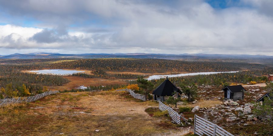 View towards east from Pieni Pyhätunturi of Salla, with fells and lakes visible