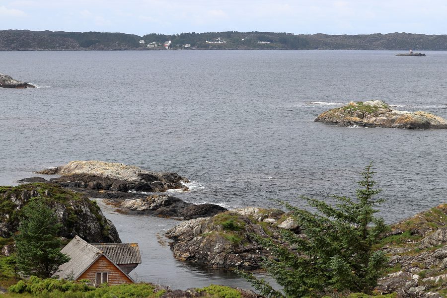 Blick auf Stolmen von Lundøy in der Inselgemeinde Austevoll