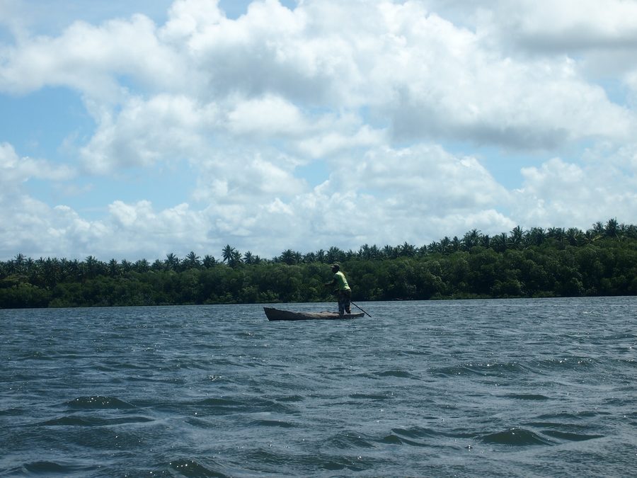 Mida Creek bei Watamu bei Flut mit Fischern