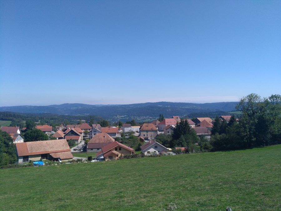 Blick auf das Dorf Belleherbe