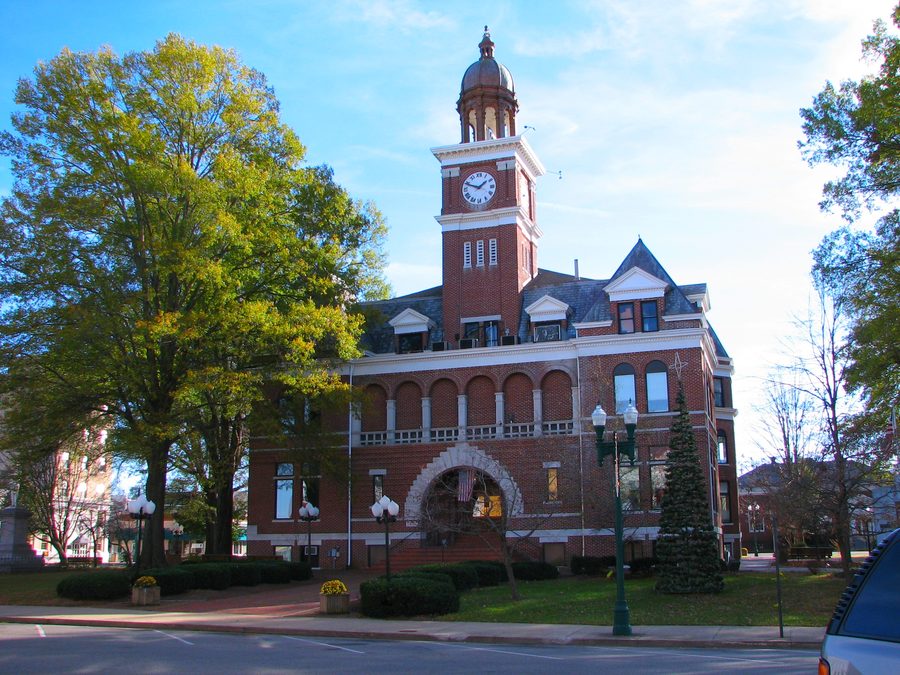 Henry County Courthouse im historischen Zentrum von Paris, Tennessee