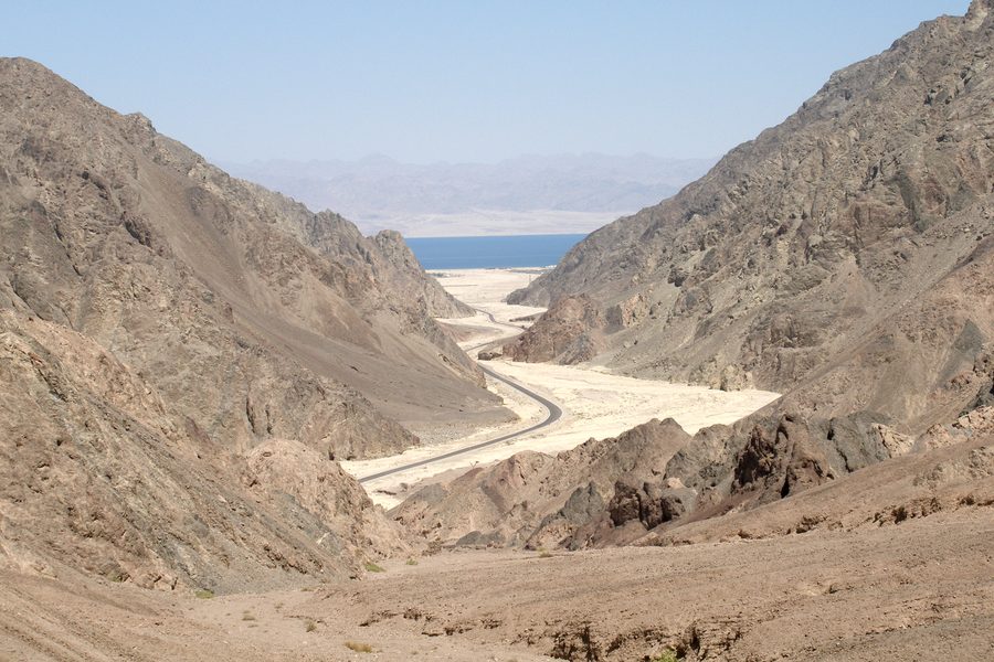 Berg- und Wüstenlandschaft im Sinai