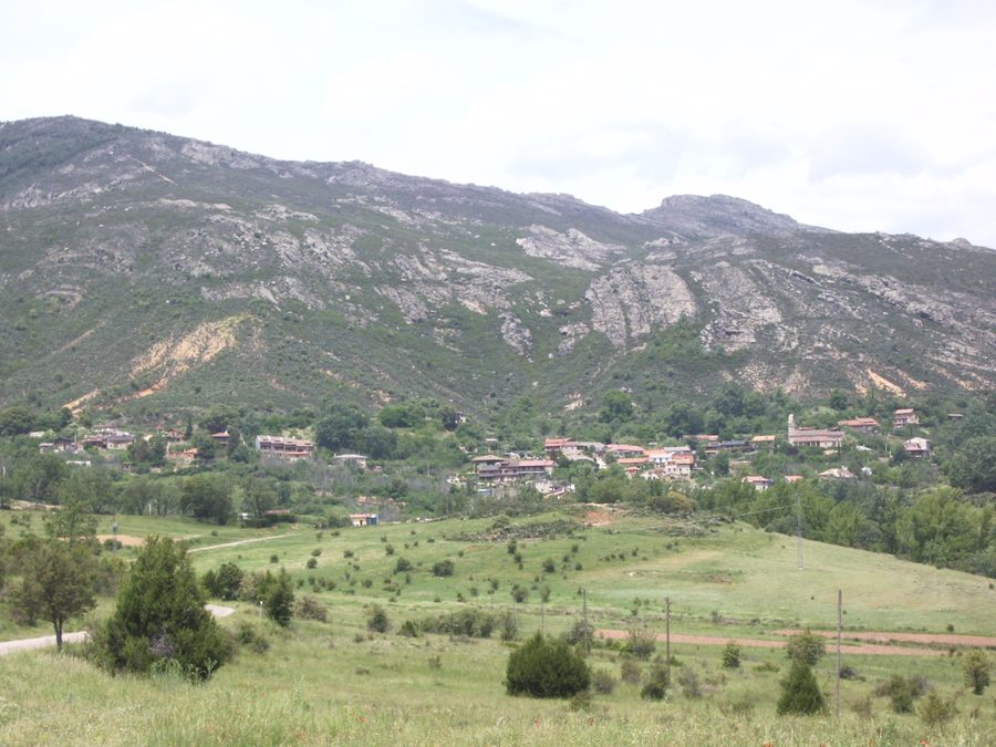 Vista general de la pedanía de Almiruete desde la carretera de acceso