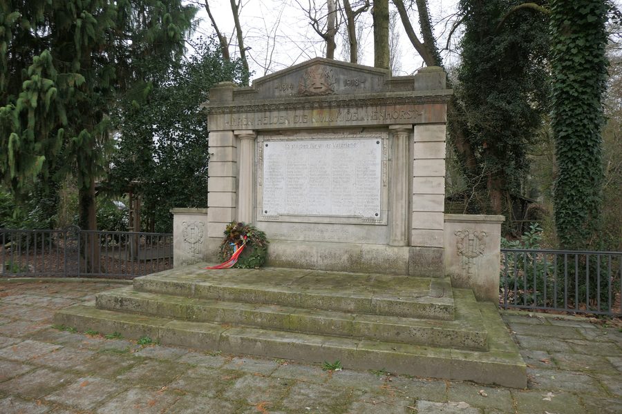 Kriegerdenkmal für Arbeiter der Norddeutschen Wollkämmerei auf dem Nordwolle-Gelände in Delmenhorst