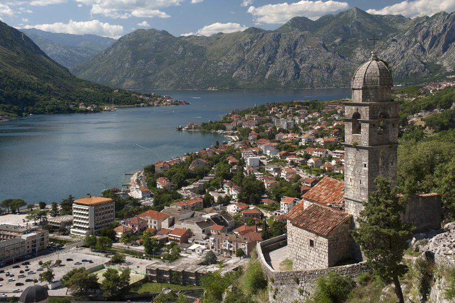 Kirche Gospa od Zdravlja in der Bucht von Kotor in Montenegro