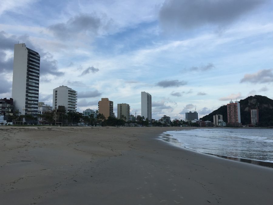 Strand an der Orla da Praia de Caiobá in Matinhos