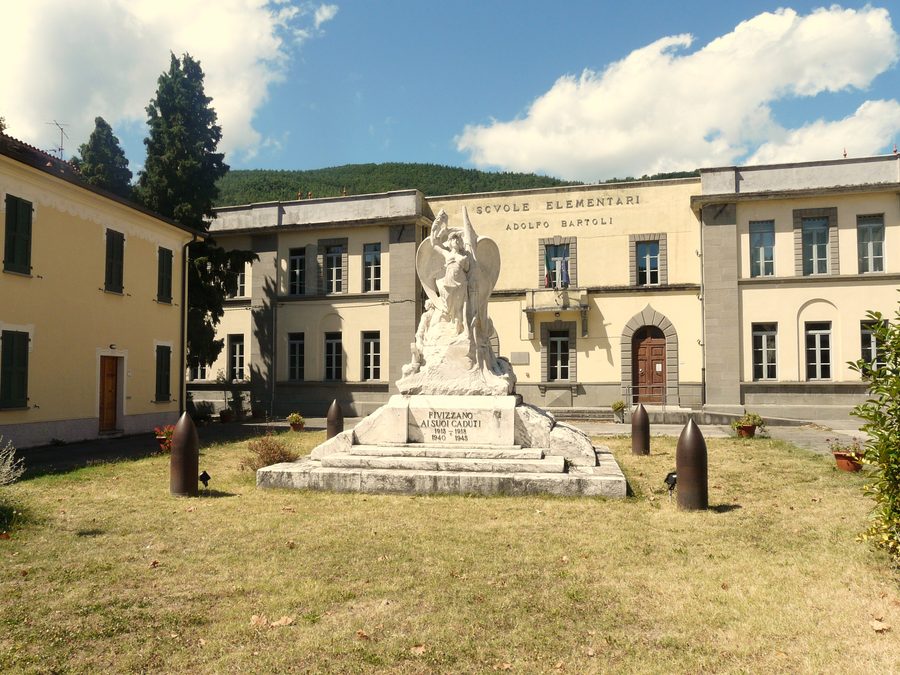 Piazza Medicea im historischen Zentrum von Fivizzano in der Toskana