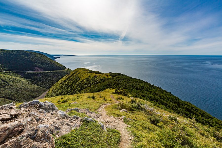 Blick auf den Cabot Trail vom Skyline Trail im Cape Breton Highlands National Park