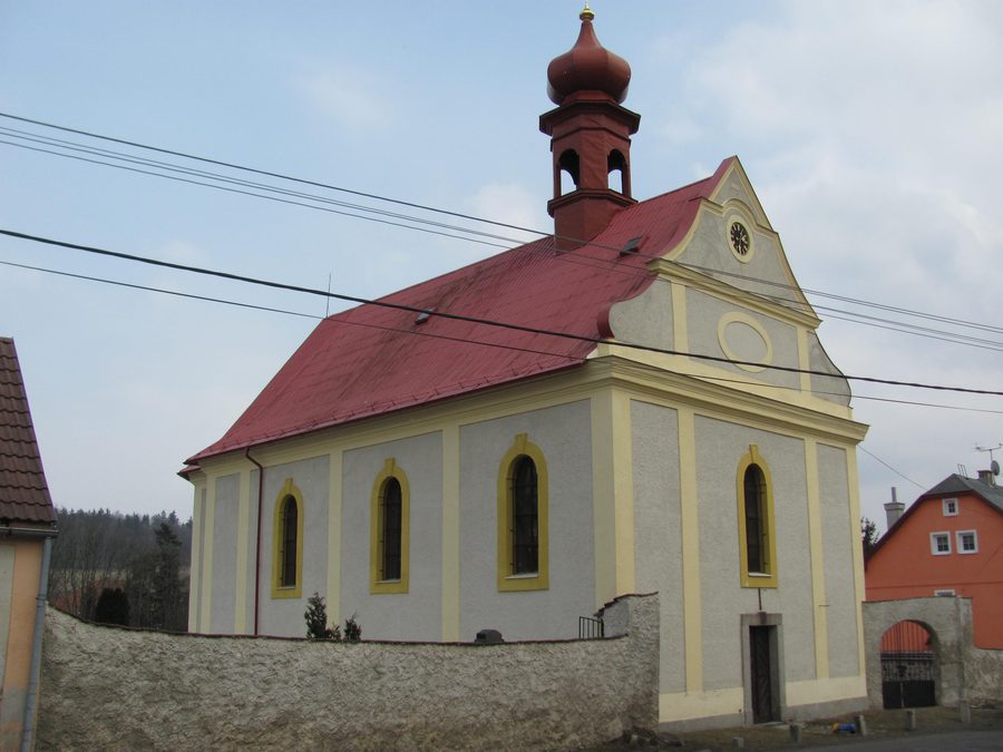 Kirche St. Michael in Děpoltovice im Bezirk Karlovy Vary