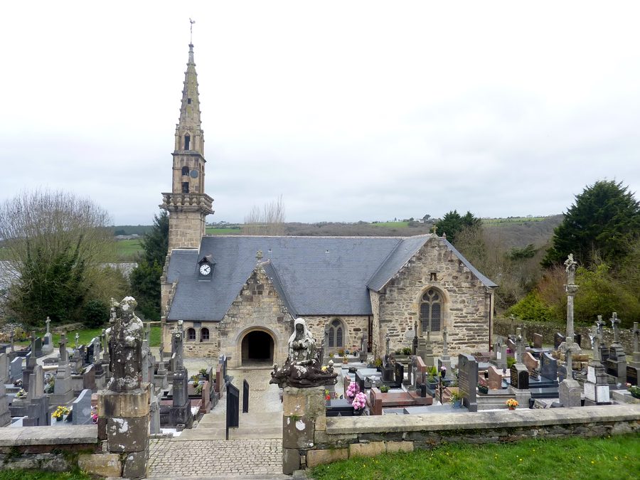 Enclos paroissial de Trégarvan avec l’église Saint-Budoc et le cimetière
