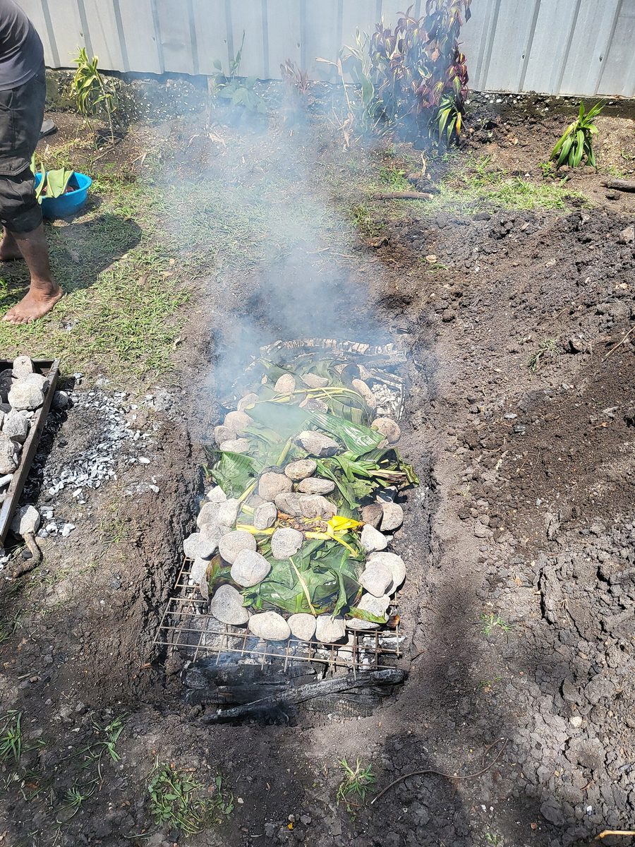 Mumu-Zubereitung in Papua-Neuguinea