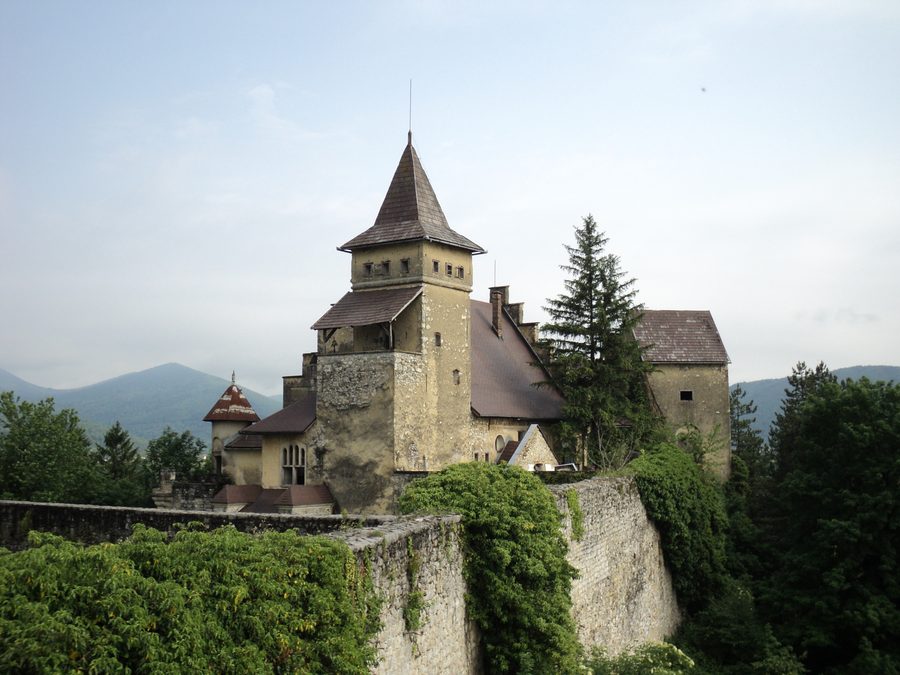 Historische Burg Ostrožac bei Cazin in Bosnien und Herzegowina