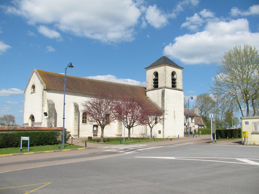 Église Saint-Maurice de Sermoise-sur-Loire dans la Nièvre, en France