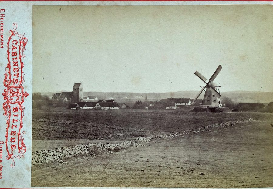 Tikøb Mølle og kirke omkring år 1900