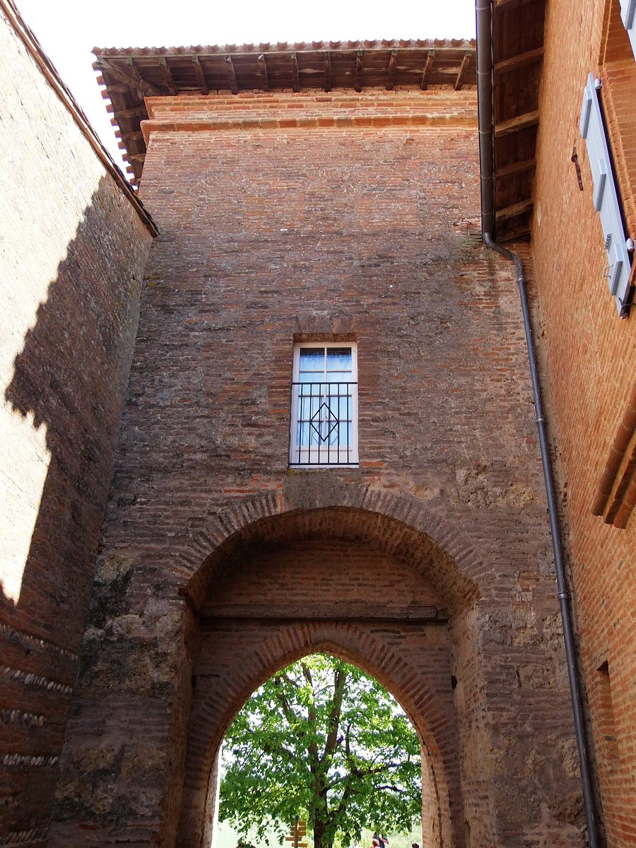 Befestigtes Tor von Clermont-le-Fort in der Haute-Garonne