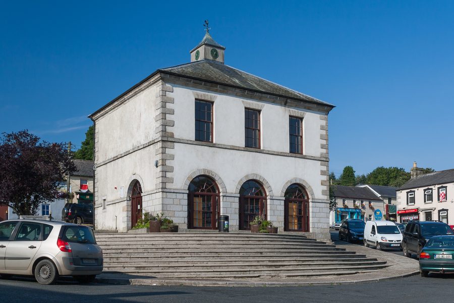 Tinahely Market House am Dwyer Square in Tinahely, County Wicklow