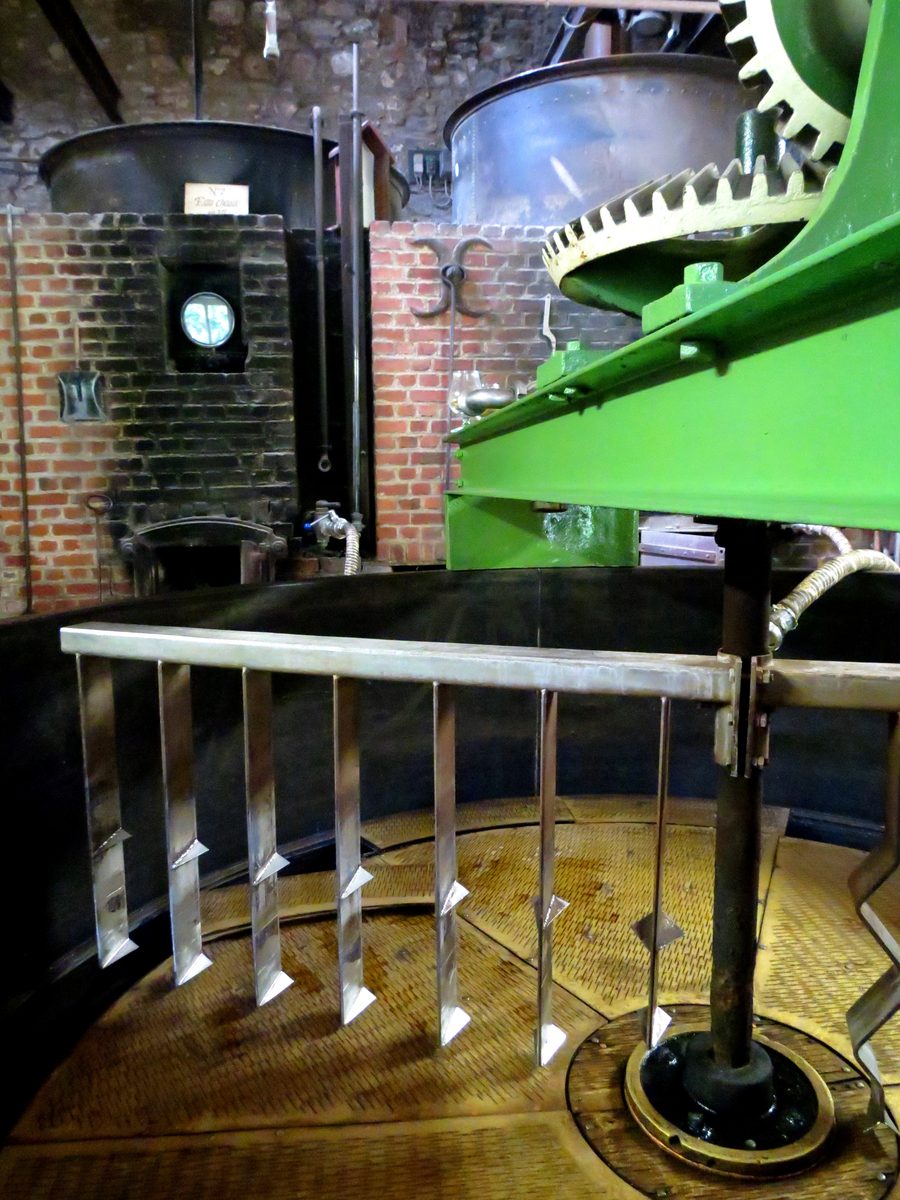 Kupferne Sudkessel im Sudhaus der Brasserie Caracole in Falmignoul