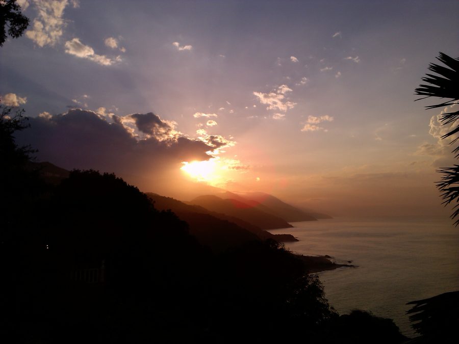 Atardecer en Puerto Carayaca, Vargas, Venezuela