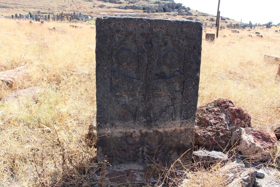 Armenischer Khachkar in Oshakan