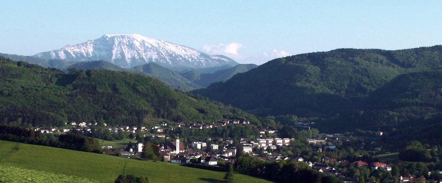 Blick auf Scheibbs und den Ötscher in der Landschaft des Mostviertels