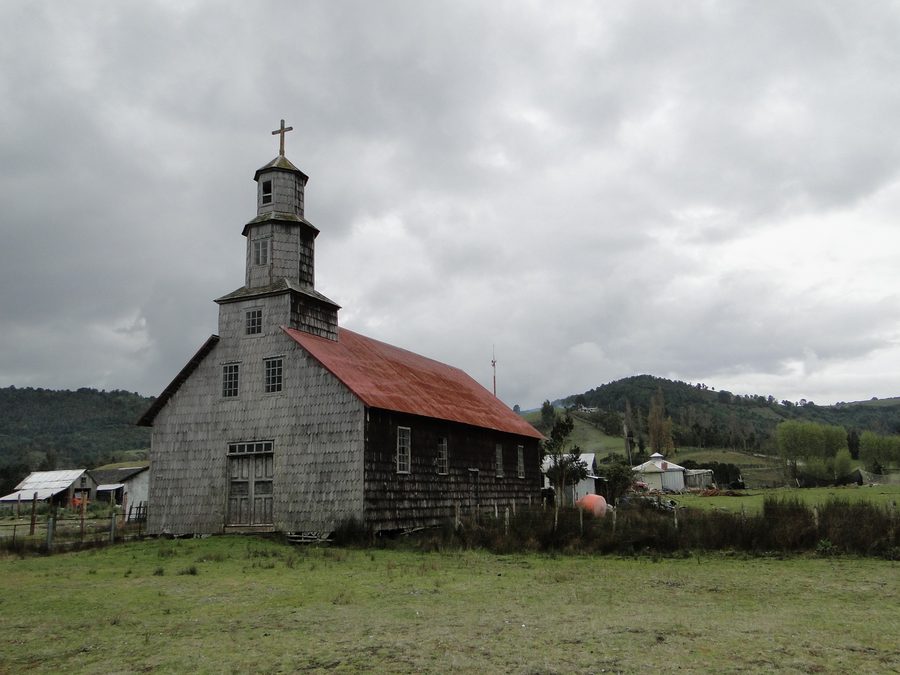 Historische Holzkirche in Chullec auf der Insel Quinchao, Chiloé