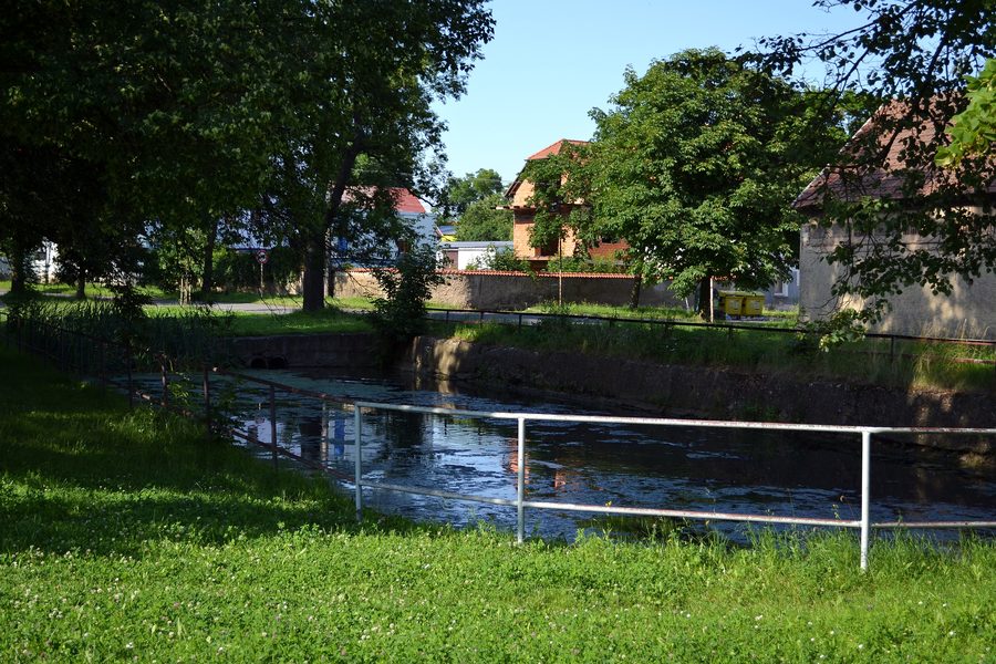 Wasserreservoir in Chrášťany im Bezirk Praha-Západ