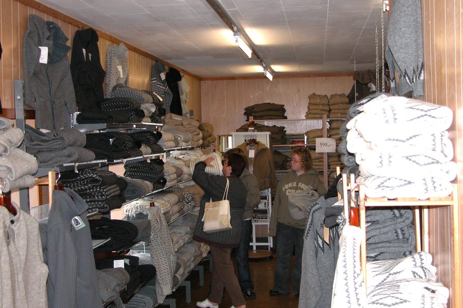 Shop der Wollmanufaktur Tøting in Syðrugøta auf Eysturoy